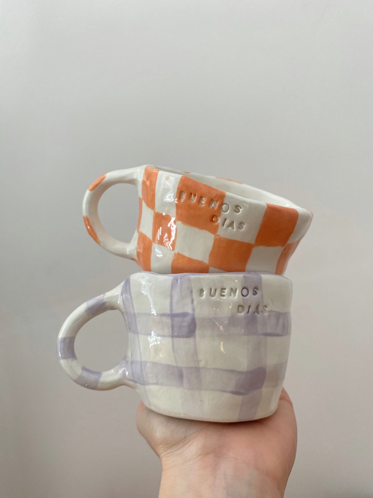 80's Buenos Días mug