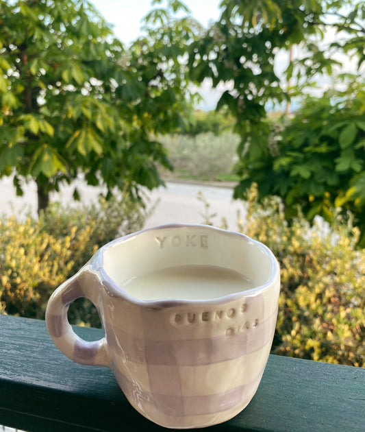 80's Buenos Días mug